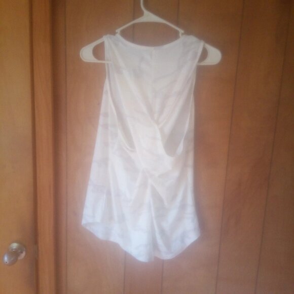 womens white gray camo tank top size M - Picture 4 of 4